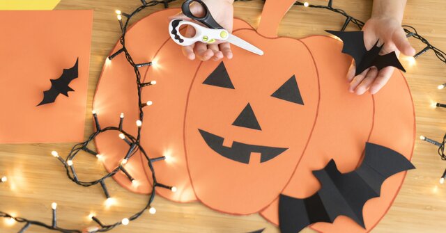 close_up_view_halloween_arrangement