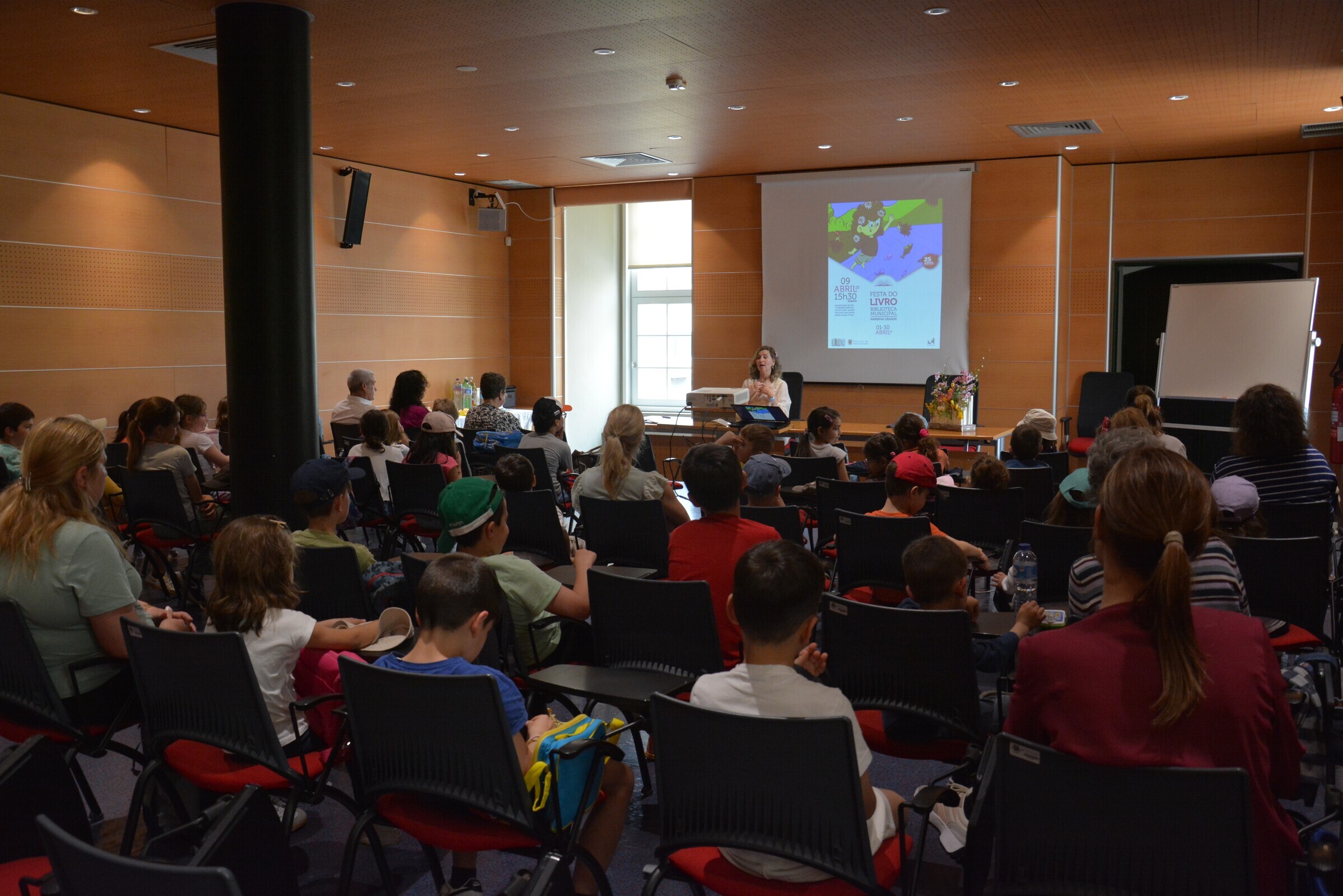 festa_do_livro_apresentacao_do_livro_menino_especial_bela_santos_09042025_1